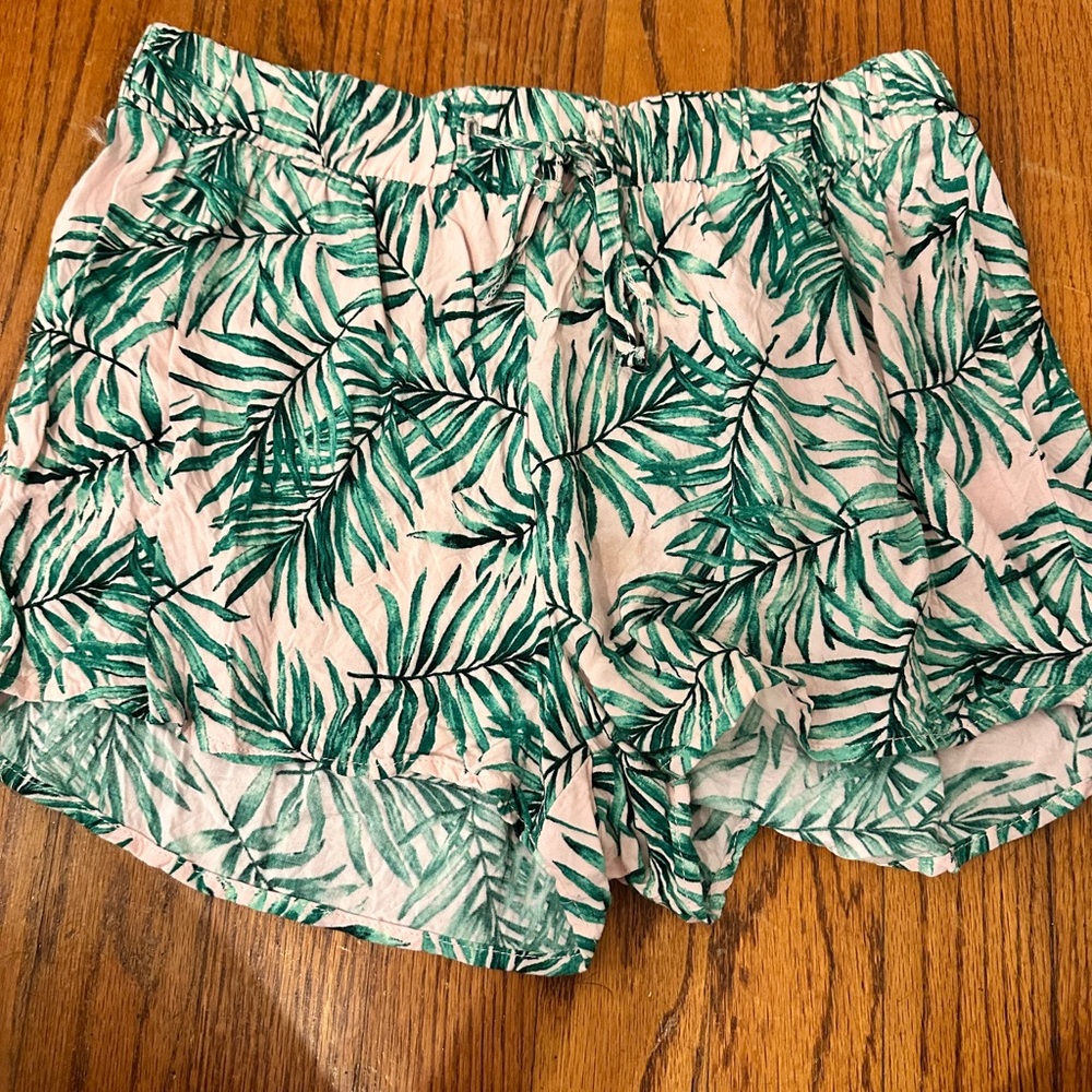 Forever 21 shorts, good to wear to the beach or anywhere, comfy